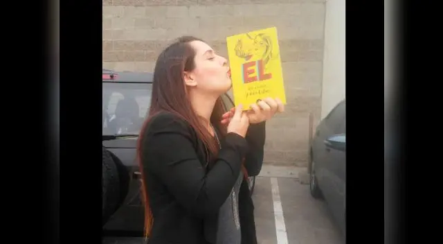 Orgullosa con su nuevo logro que presentó hoy