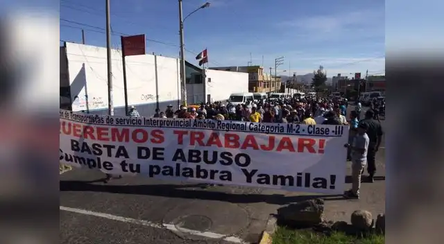 Protesta de choferes contra la gobernadora regional 