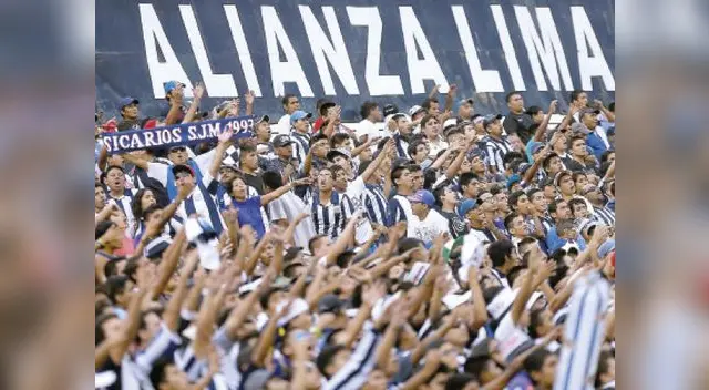 Alianza Lima recibe llamado de atención de sus hinchas Alianza Lima recibe llamado de atención de sus hinchas