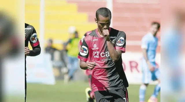 Loyola conquistó el primer tanto y luego asistió a cuesta para el segundo Loyola conquistó el primer tanto y luego asistió a cuesta para el segundo