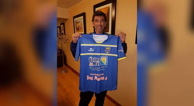 Posando con la camiseta del Inca FOTO:aficion.com Posando con la camiseta del Inca FOTO:aficion.com