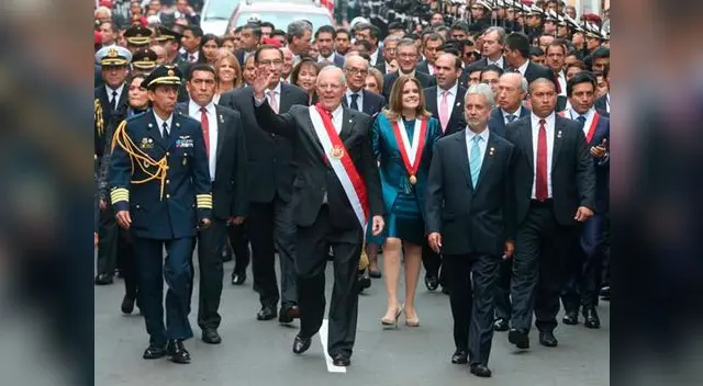 PPK sorprendió con pasos de baile cuando se dirigía a Palacio de Gobierno