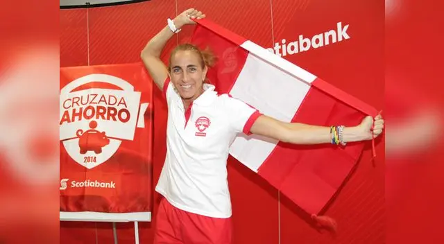 Natalia Málaga también saludó al Perú Natalia Málaga también saludó al Perú
