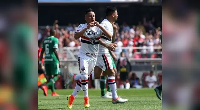 El peruano celebra su primer gol