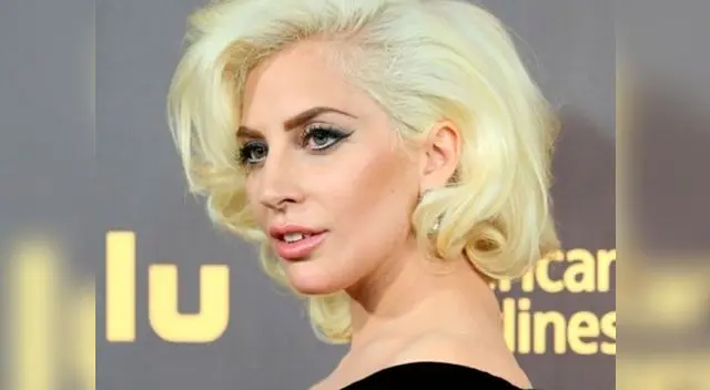 Lady Gaga es fotografiada mostrando más de la cuenta 