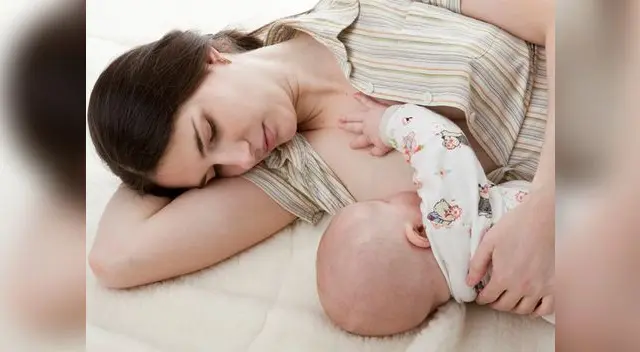 Es importante que la madre tome alrededor de 3 litros de agua diariamente. Es importante que la madre tome alrededor de 3 litros de agua diariamente.