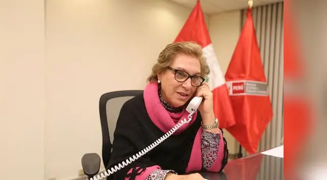 Ministra Ama María Romero brindó ayuda a mujer agredida por pareja Ministra Ama María Romero brindó ayuda a mujer agredida por pareja