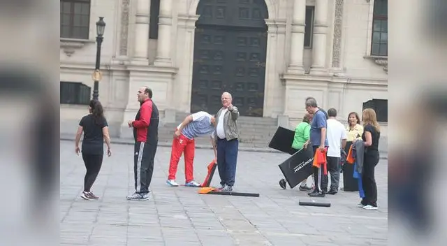 Presidente Kuczynski encabeza rutina de ejercicios en Palacio de Gobierno Presidente Kuczynski encabeza rutina de ejercicios en Palacio de Gobierno