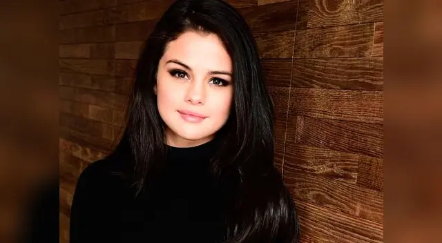  Selena Gomez se paseó por las calles de Sídney sin sostén