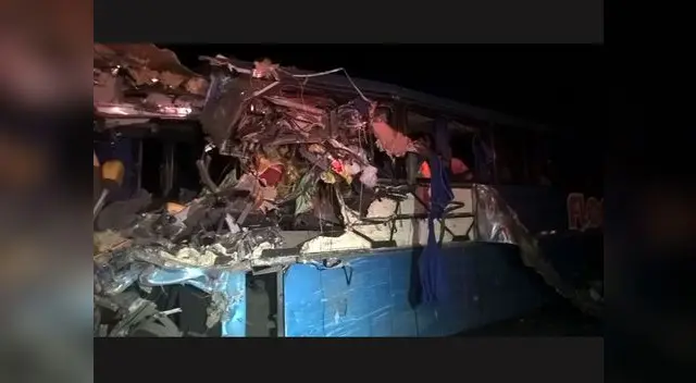 Conductores fallecieron en terrible accidente Ica - Nasca Conductores fallecieron en terrible accidente Ica - Nasca