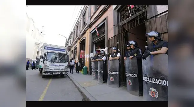 Animales vivían en cajas hacinados en galerías del Cercado de Lima Animales vivían en cajas hacinados en galerías del Cercado de Lima