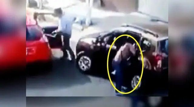 Un hombre se acercó a ayudarla y los ladrones le dijeron que cierre la puerta Un hombre se acercó a ayudarla y los ladrones le dijeron que cierre la puerta