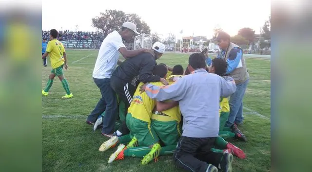 Festejos del Sport Huanta al logra clasificación. FOTO: Club Huanta Festejos del Sport Huanta al logra clasificación. FOTO: Club Huanta