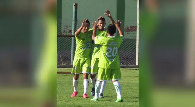 Festejo del Colina Majes por su gol. FOTO: Ciudad del Gol Festejo del Colina Majes por su gol. FOTO: Ciudad del Gol
