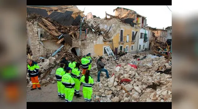 Salen nuevas imágenes de devastador terremoto que dejo 38 muertos en Italia