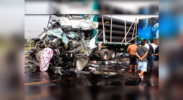 Choque fue frontal en Panamericana Norte Choque fue frontal en Panamericana Norte