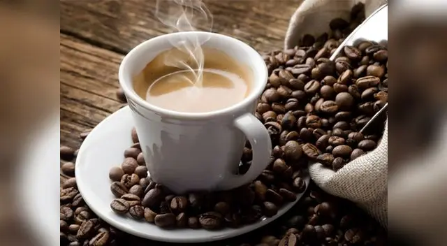 El exceso de café tiene un efecto diurético, lo que puede llevar a deshidratación. El exceso de café tiene un efecto diurético, lo que puede llevar a deshidratación.