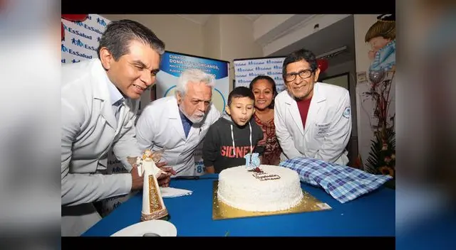 Después de un año celebra cumpleaños con doctores que le salvaron la vida
