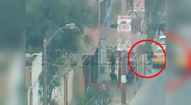 Sicario se acerca por detrás del vehículo