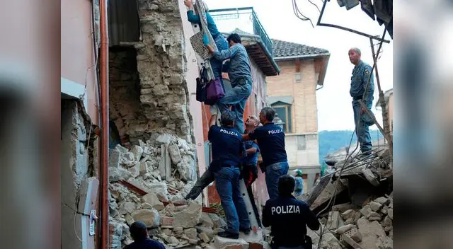 Siguen las labores de rescate en zona devastada en Italia Siguen las labores de rescate en zona devastada en Italia