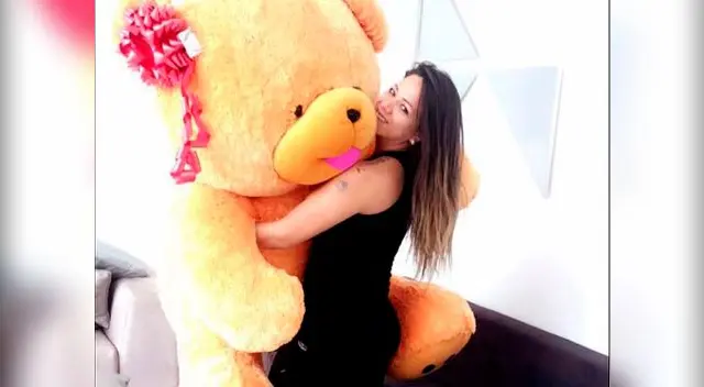 Con el corazón contento.