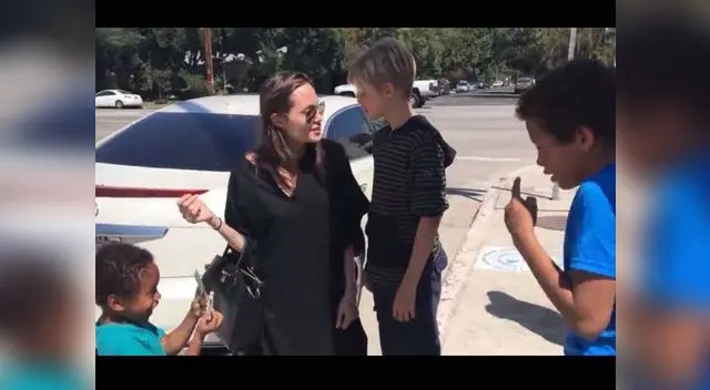 La actriz Angelina Jolie sorprendió a estos niños con este gesto La actriz Angelina Jolie sorprendió a estos niños con este gesto