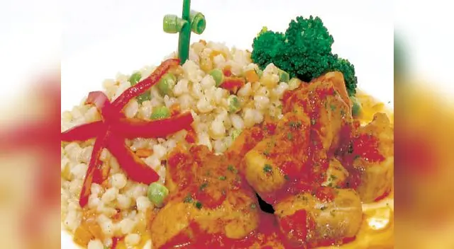 Pescado entomatado con trigo