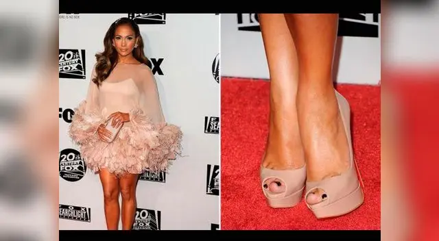 JLo luce calzado peep toes