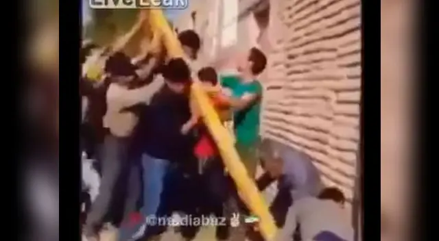 El hecho se desarrolló en Irán, donde todos querían ayudar pero terminaron mal El hecho se desarrolló en Irán, donde todos querían ayudar pero terminaron mal