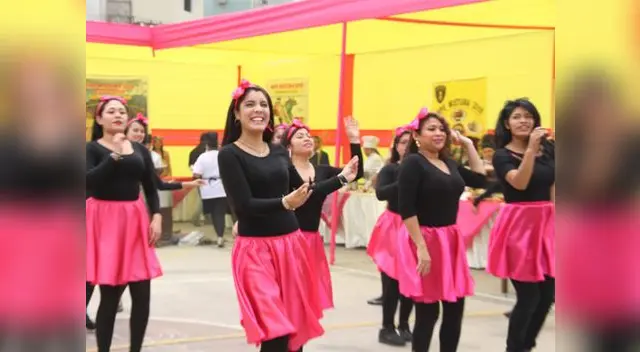 Fernanda Lora Paz participó en baile donde rindieron homenaje a Juan Gabriel Fernanda Lora Paz participó en baile donde rindieron homenaje a Juan Gabriel