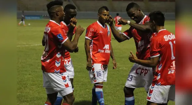 El baile de Quiñones por el gol marcado al Vallejo
