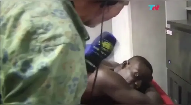 El delantero no lo puede creer