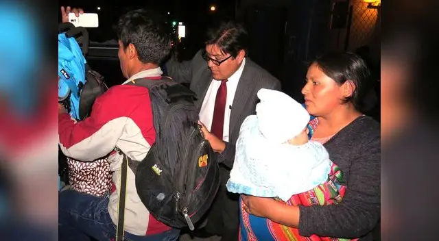 Una de las mamás con el bebé que al final no es suyo Una de las mamás con el bebé que al final no es suyo