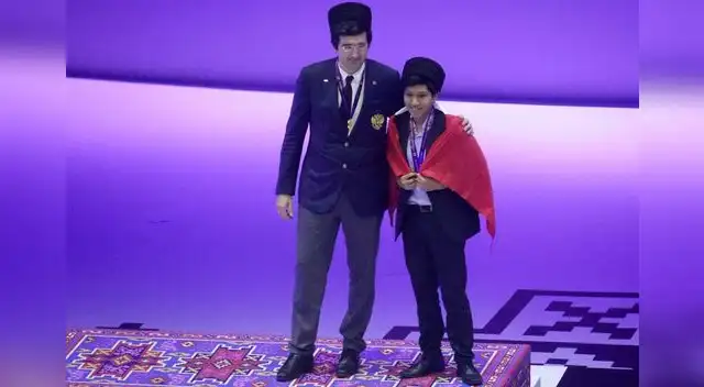 Jorge Cori al lado del GM Vladimir Kramnik