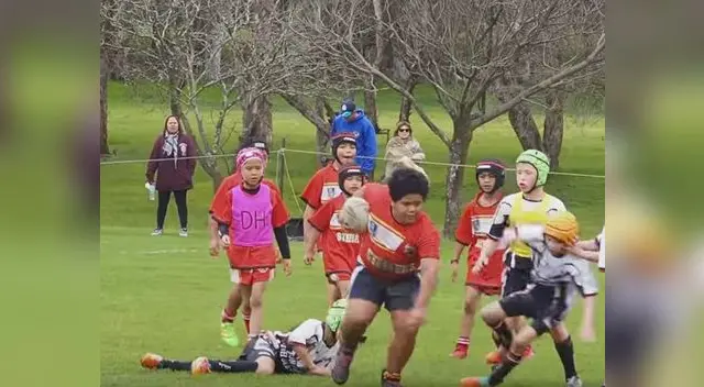 No hay rival que pare a este niño