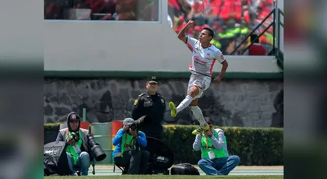 Hinchas de Monarcas Morelia elogian a Raúl Ruidíaz Hinchas de Monarcas Morelia elogian a Raúl Ruidíaz