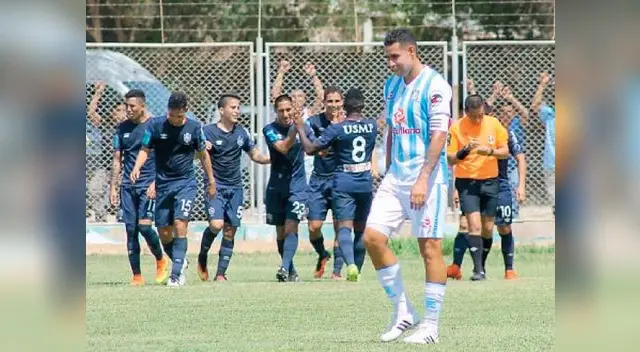 Los Santos celebran el gol de succar que subió a tres la cuenta Los Santos celebran el gol de succar que subió a tres la cuenta