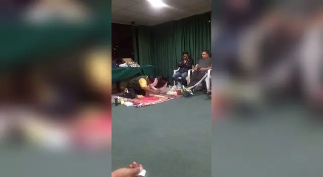 El DT Flores del Binacional participando de la sesión. FOTO: Impacto Deportivo El DT Flores del Binacional participando de la sesión. FOTO: Impacto Deportivo