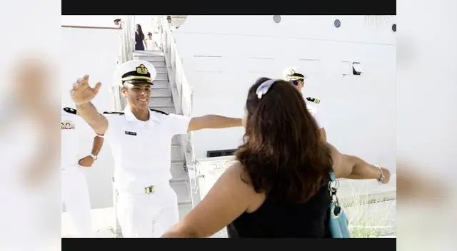 Madre e hijo peruanos tuvieron que esperar 14 años para darse un abrazo en Estados Unidos Madre e hijo peruanos tuvieron que esperar 14 años para darse un abrazo en Estados Unidos