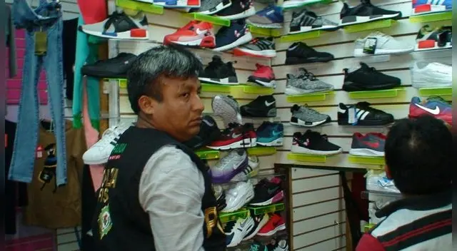 Zapatillas era ofrecidas como si fueran de marca a clientes Zapatillas era ofrecidas como si fueran de marca a clientes