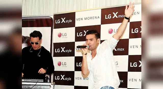 Sigue creciendo en su carrera como cantante Sigue creciendo en su carrera como cantante