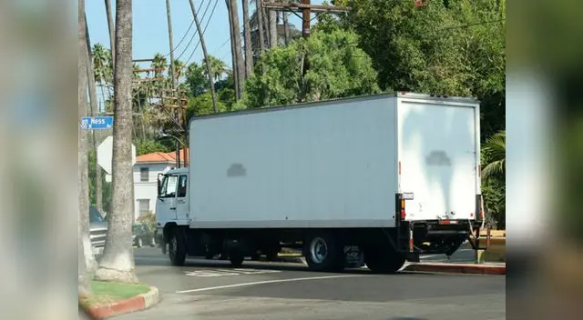 Camión ingresó hoy a residencia en Los Ángeles Camión ingresó hoy a residencia en Los Ángeles