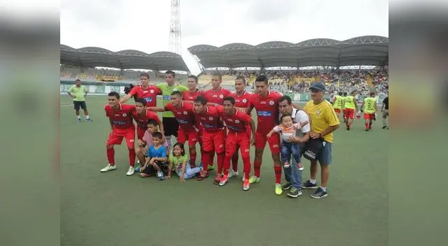 Kola San Martín de iquitos es el líder Kola San Martín de iquitos es el líder