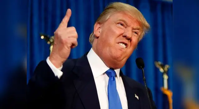 Todos los presentes cerraron los ojos y se tomaron las manos