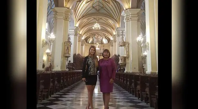 Brunella y su suegra en La Catedral Brunella y su suegra en La Catedral
