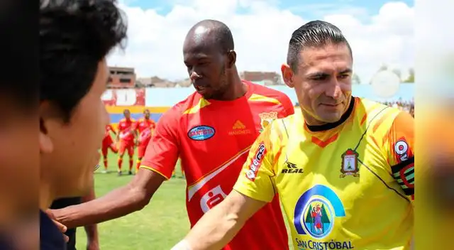 Encuentro de los capitanes Mario Villansantiy Anier Figueroa. FOTO: Prensa Ayacucho Encuentro de los capitanes Mario Villansantiy Anier Figueroa. FOTO: Prensa Ayacucho
