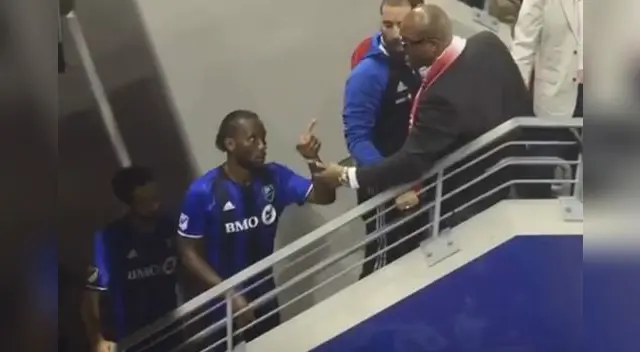 Drogba casi se agarra a golpes con aficionado Drogba casi se agarra a golpes con aficionado