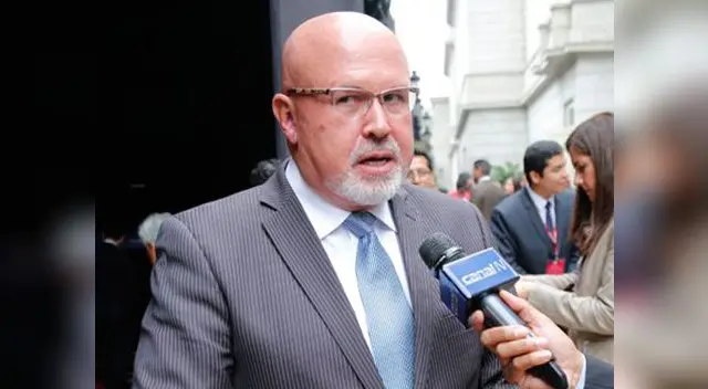 Carlos Bruce defendió pedido de facultades legislativas Carlos Bruce defendió pedido de facultades legislativas