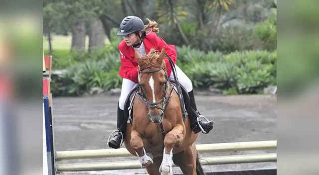 Carmen Obando practica la equitación