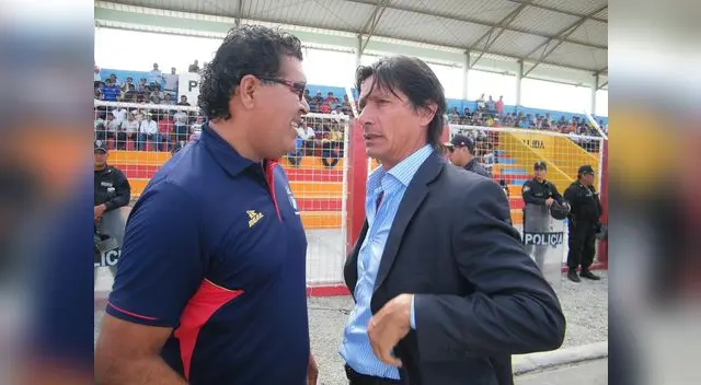 Miguel Miranda y el saludo con el técnico del Vallejo, Ángel Comizzo Miguel Miranda y el saludo con el técnico del Vallejo, Ángel Comizzo